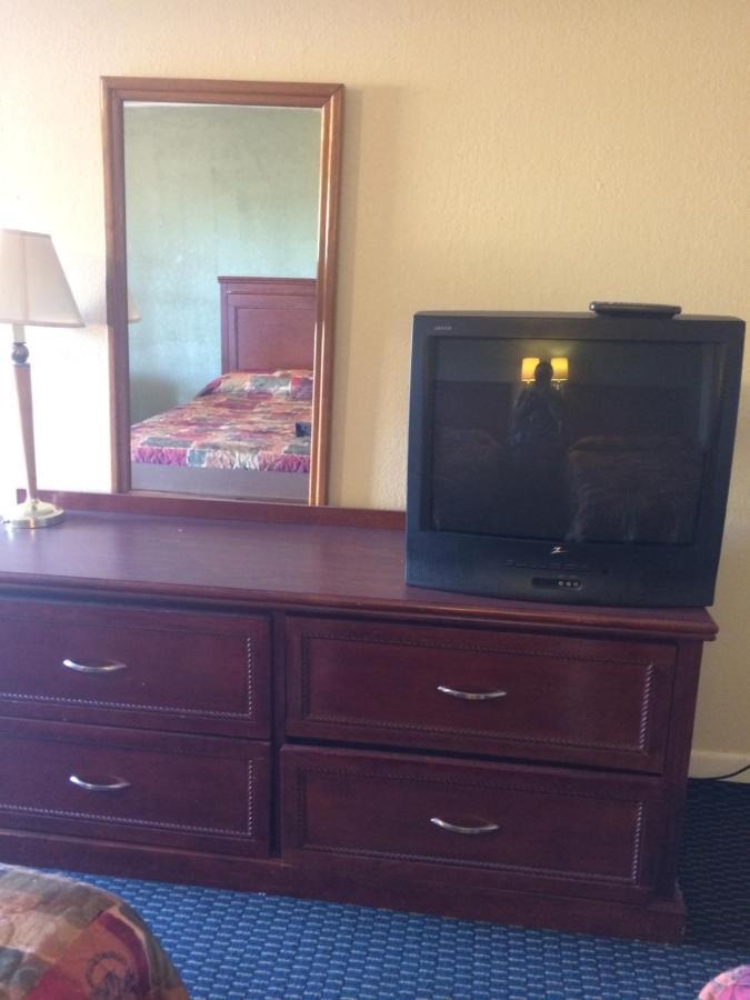 Rest Inn - Extended Stay, I-40 Airport, Wedding & Event Center Amarillo Bagian luar foto
