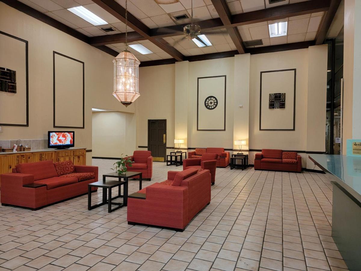 Rest Inn - Extended Stay, I-40 Airport, Wedding & Event Center Amarillo Bagian luar foto