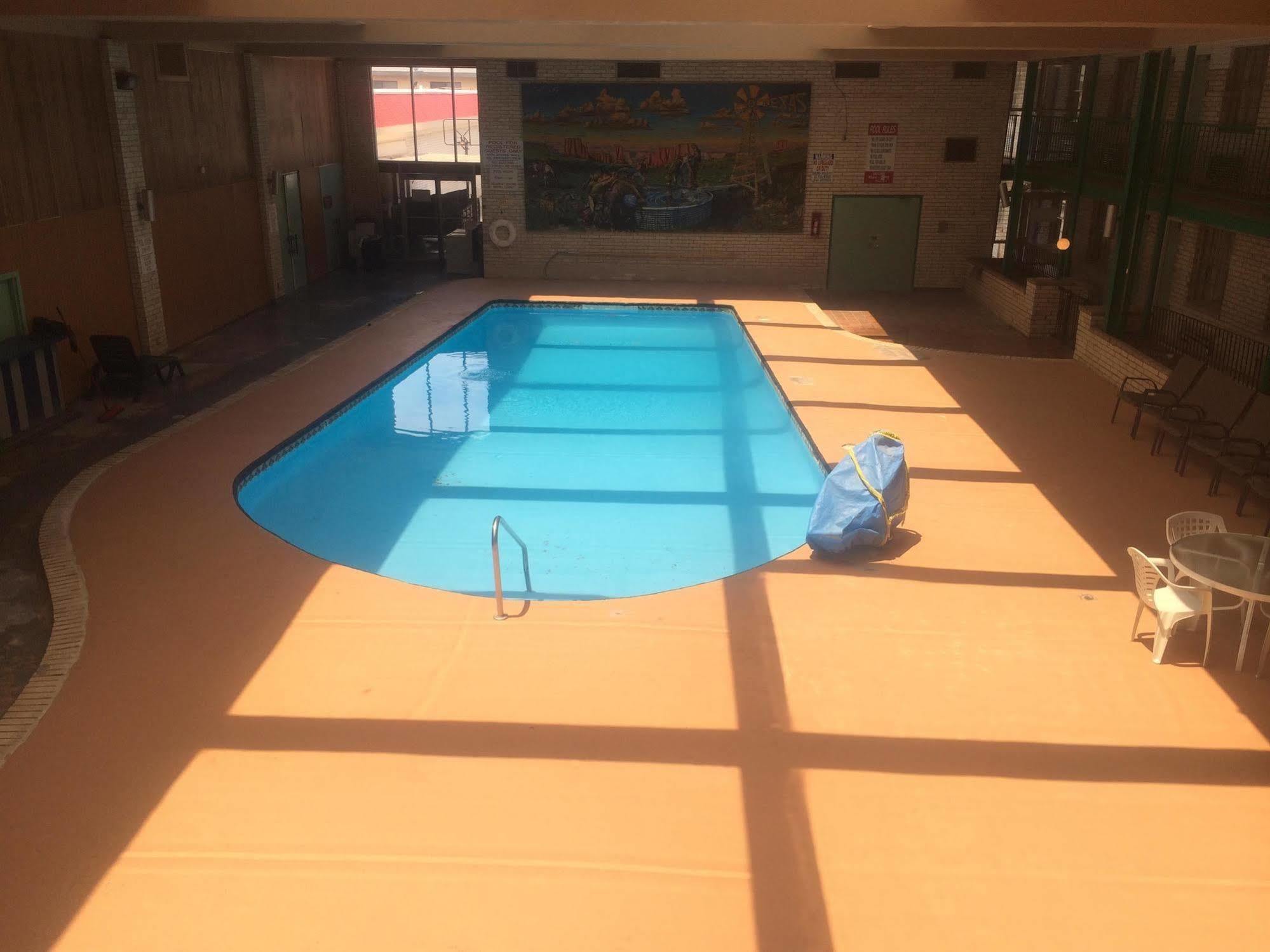 Rest Inn - Extended Stay, I-40 Airport, Wedding & Event Center Amarillo Bagian luar foto
