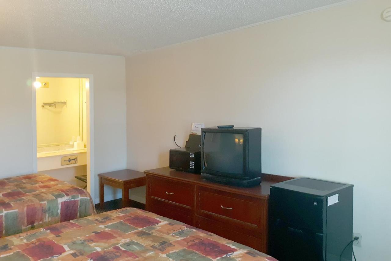 Rest Inn - Extended Stay, I-40 Airport, Wedding & Event Center Amarillo Bagian luar foto