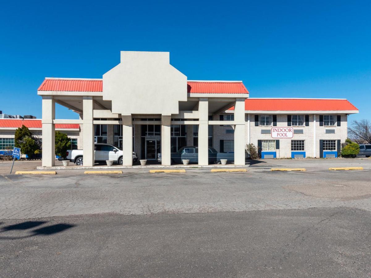 Rest Inn - Extended Stay, I-40 Airport, Wedding & Event Center Amarillo Bagian luar foto